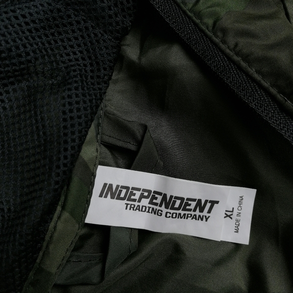 Independent Trading Co Camo Surfer Windbreaker - Picture 3 of 4